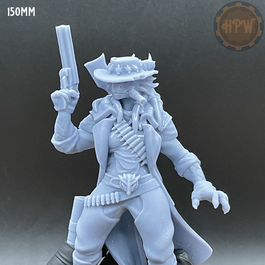 Female Dragonfolk Gunslinger | 3D Resin Print