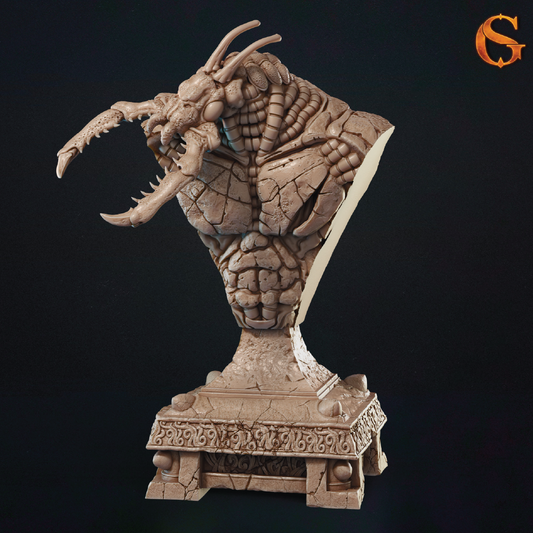 A clay render of a bust of a Buffer Hulk insect humanoid model.